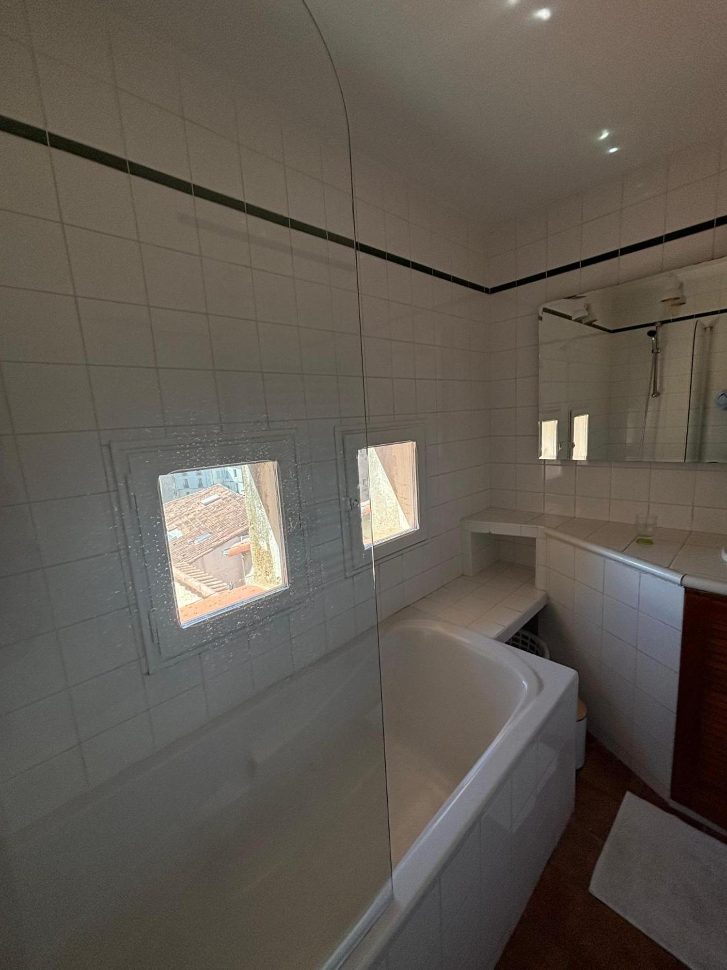 L'Appartement Des Trois Six Béziers Esterno foto